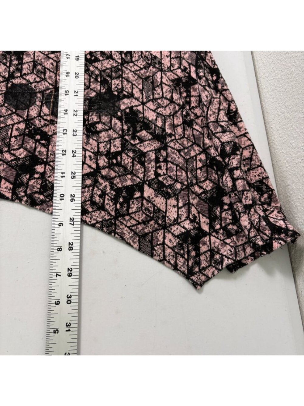 Tianello Asbury Tunic Top Womens M Black PInk Geometric 3/4 Sleeve Artsy USA - Picture 9 of 10
